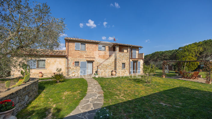 Image No.10-3 Bed Country House for sale