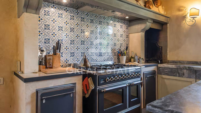 Image No.12-4 Bed Country House for sale