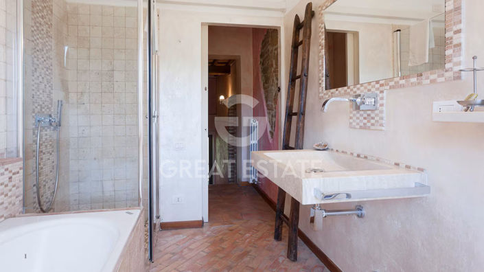 Image No.25-4 Bed Country House for sale