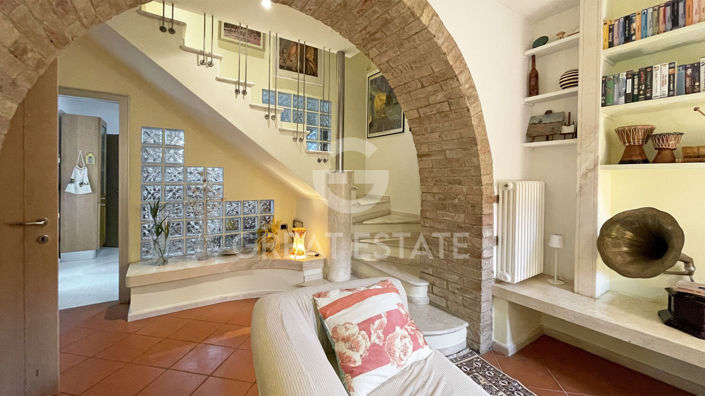 Image No.18-4 Bed Country House for sale