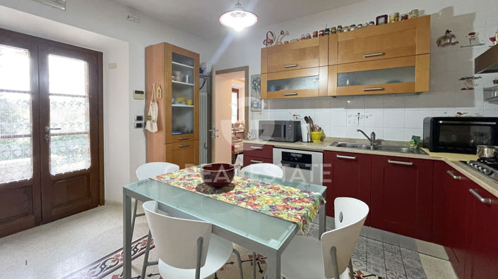 Image No.20-4 Bed Country House for sale