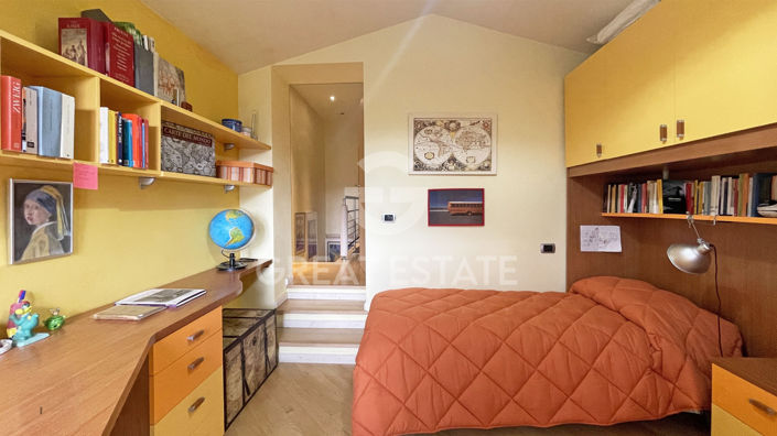 Image No.23-4 Bed Country House for sale