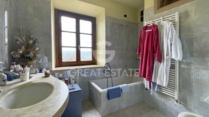 Image No.28-4 Bed Country House for sale