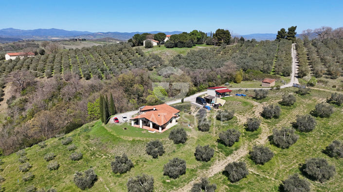 Image No.12-4 Bed Vineyard for sale