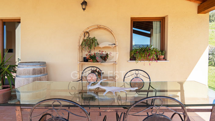 Image No.18-4 Bed Vineyard for sale