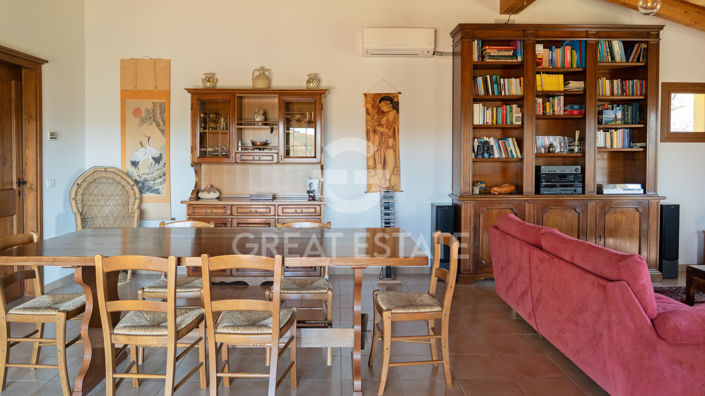 Image No.24-4 Bed Vineyard for sale