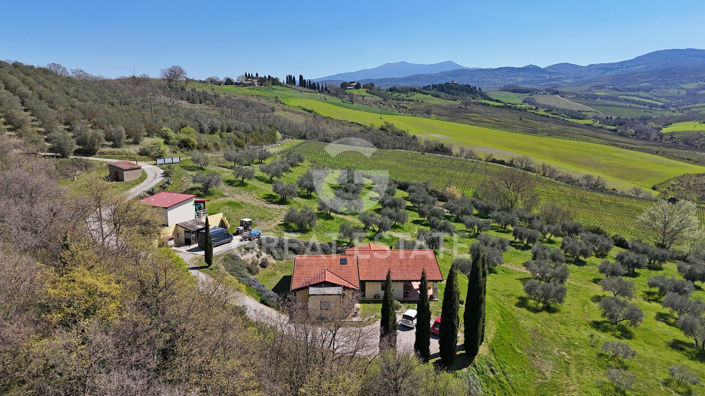 Image No.40-4 Bed Vineyard for sale