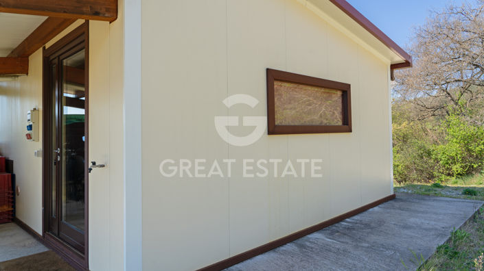 Image No.46-4 Bed Vineyard for sale