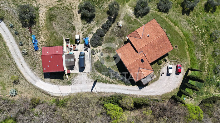 Image No.8-4 Bed Vineyard for sale