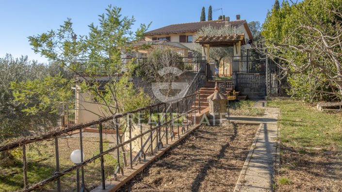 Image No.9-5 Bed Villa for sale