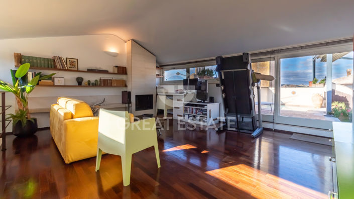 Image No.17-4 Bed Property for sale