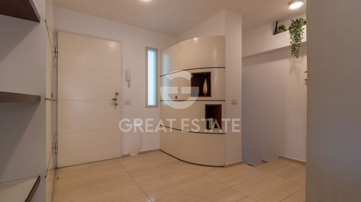 Image No.19-4 Bed Property for sale