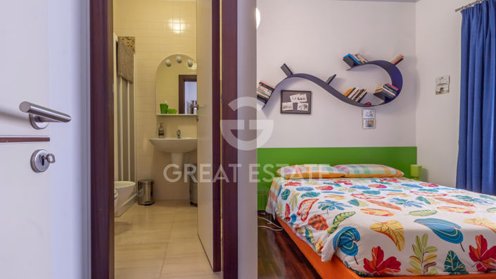 Image No.22-4 Bed Property for sale