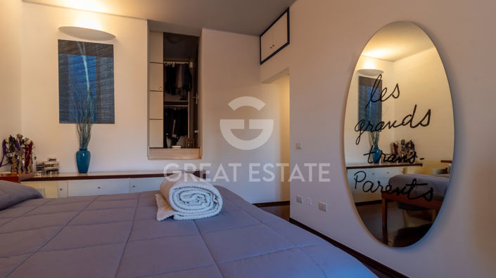 Image No.30-4 Bed Property for sale