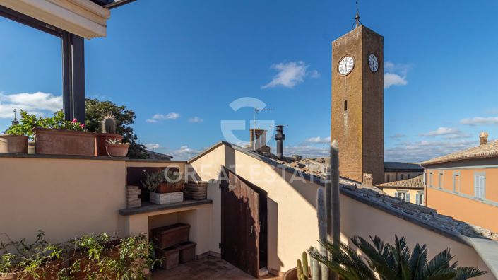 Image No.5-4 Bed Property for sale