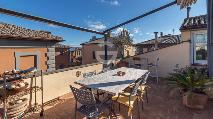 Image No.6-4 Bed Property for sale