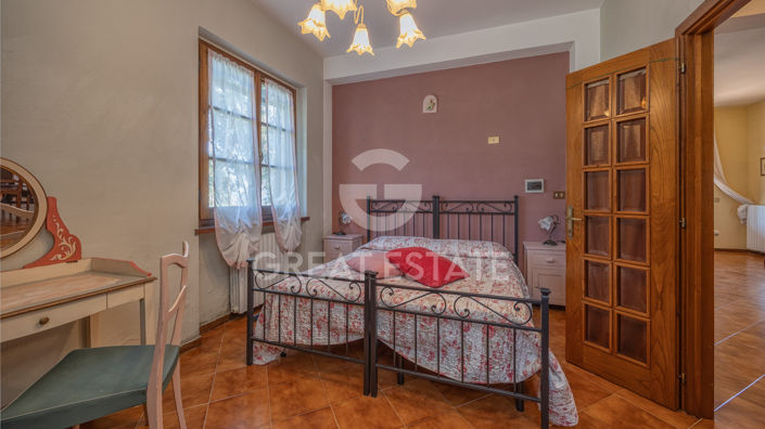 Image No.17-3 Bed Country House for sale