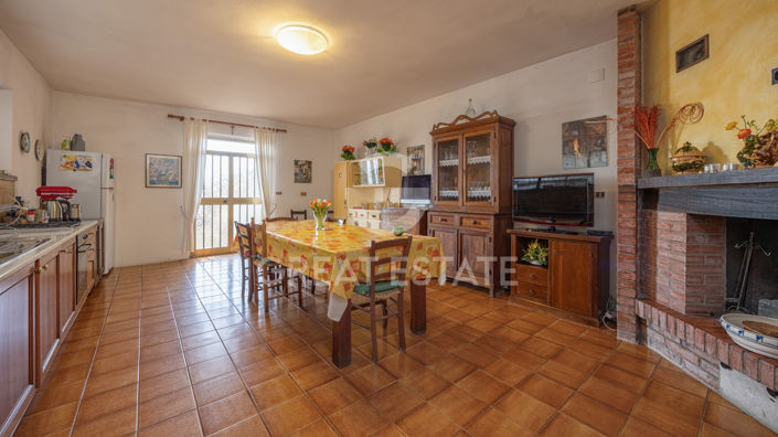 Image No.26-3 Bed Country House for sale