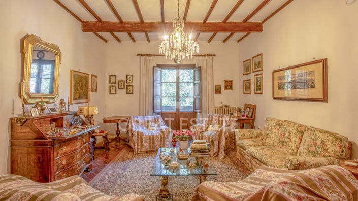 Image No.2-12 Bed Country House for sale