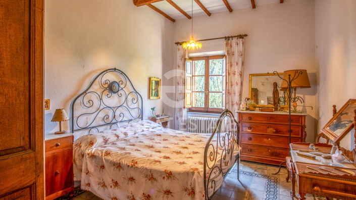 Image No.33-12 Bed Country House for sale