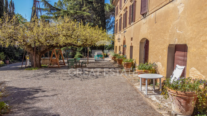 Image No.8-12 Bed Country House for sale