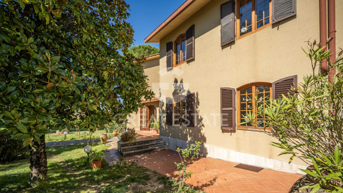 Image No.10-5 Bed Villa for sale