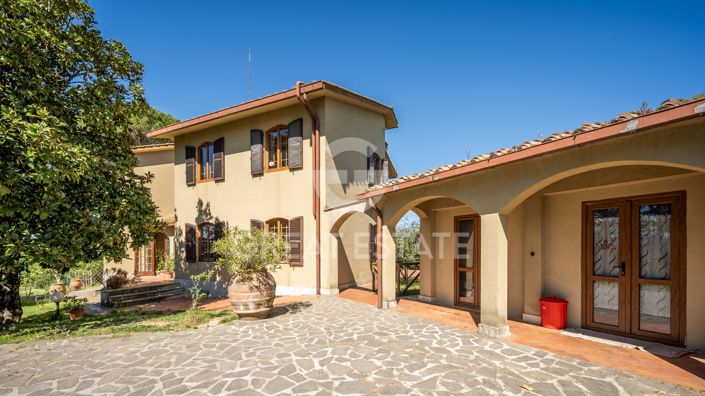 Image No.9-5 Bed Villa for sale