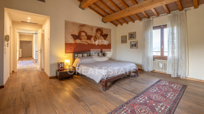 Image No.26-4 Bed Country House for sale