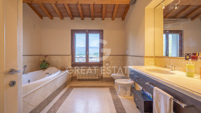 Image No.28-4 Bed Country House for sale