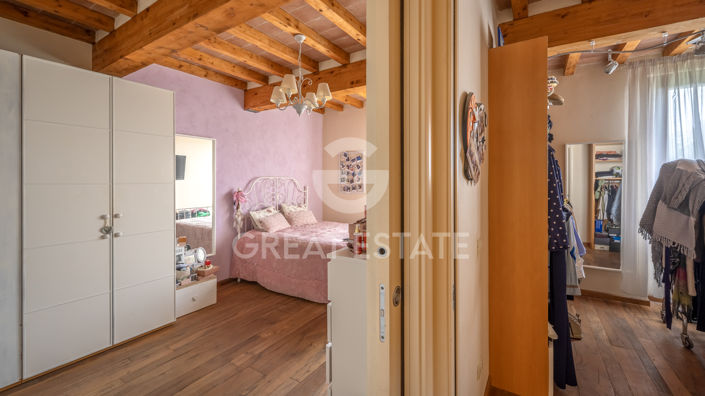 Image No.33-4 Bed Country House for sale