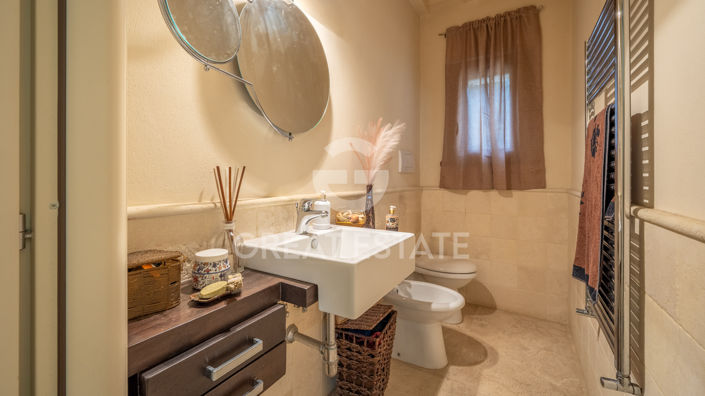 Image No.35-4 Bed Country House for sale