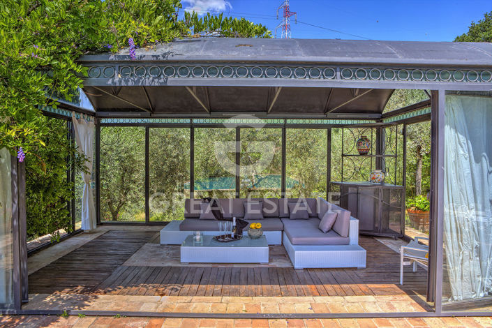 Image No.16-Maison de campagne de 6 chambres à vendre à Foligno