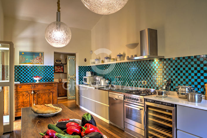 Image No.22-Maison de campagne de 6 chambres à vendre à Foligno