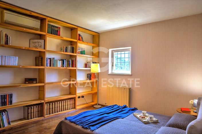 Image No.27-Maison de campagne de 6 chambres à vendre à Foligno