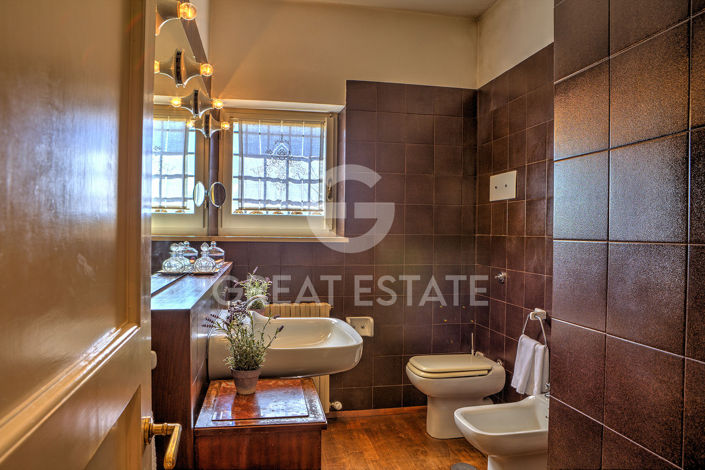 Image No.30-Maison de campagne de 6 chambres à vendre à Foligno