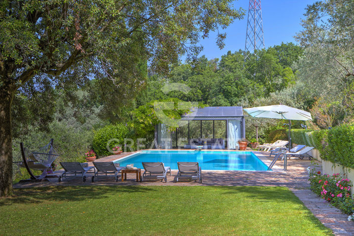 Image No.38-Maison de campagne de 6 chambres à vendre à Foligno