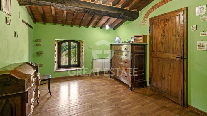 Image No.19-12 Bed Country House for sale