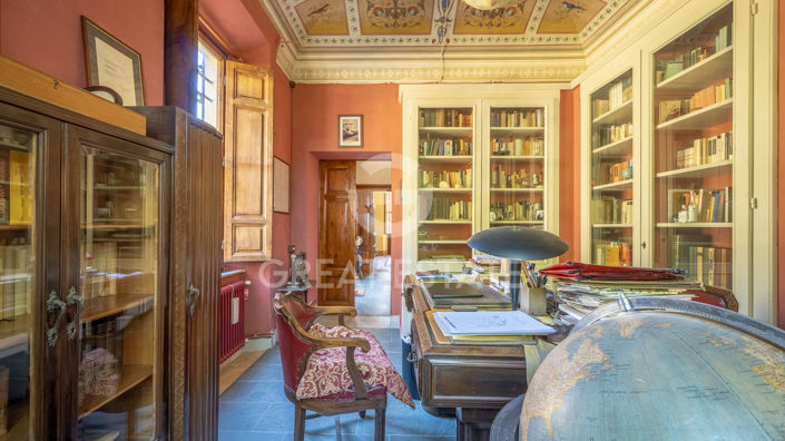 Image No.3-6 Bed Villa for sale