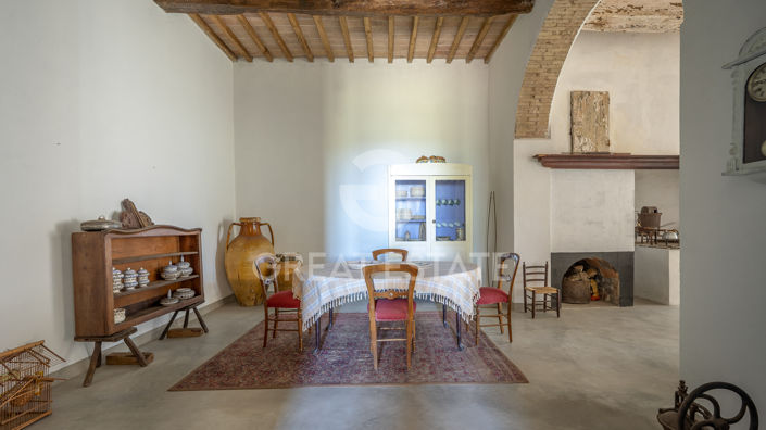 Image No.40-6 Bed Villa for sale