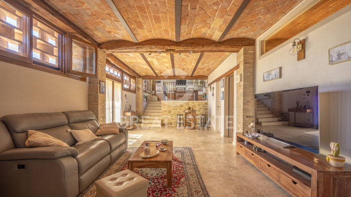 Image No.3-2 Bed Country House for sale