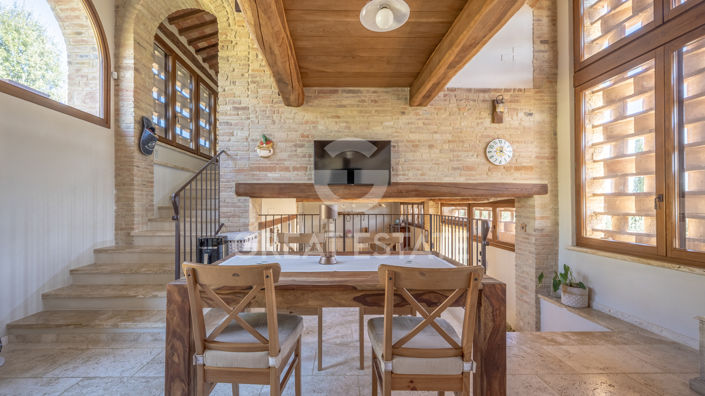 Image No.23-2 Bed Country House for sale