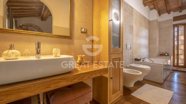 Image No.38-2 Bed Country House for sale