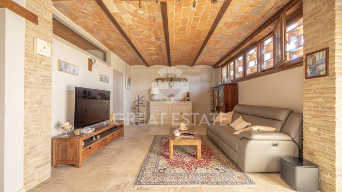 Image No.7-2 Bed Country House for sale