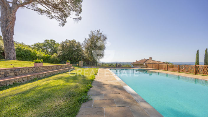 Image No.11-13 Bed Country House for sale