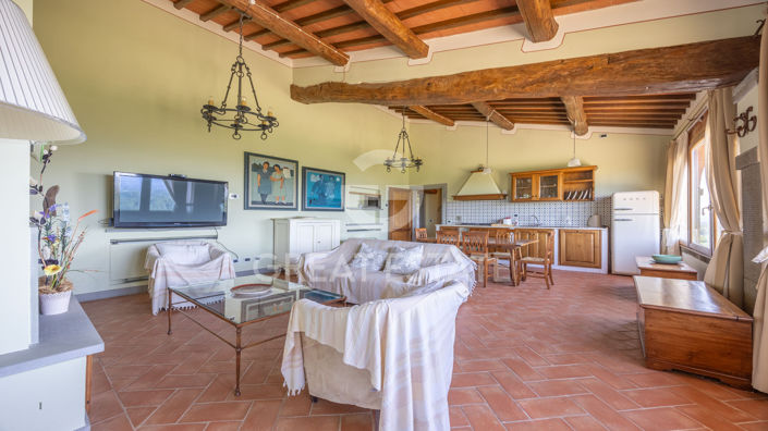 Image No.19-13 Bed Country House for sale