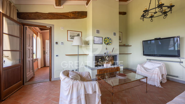 Image No.20-13 Bed Country House for sale