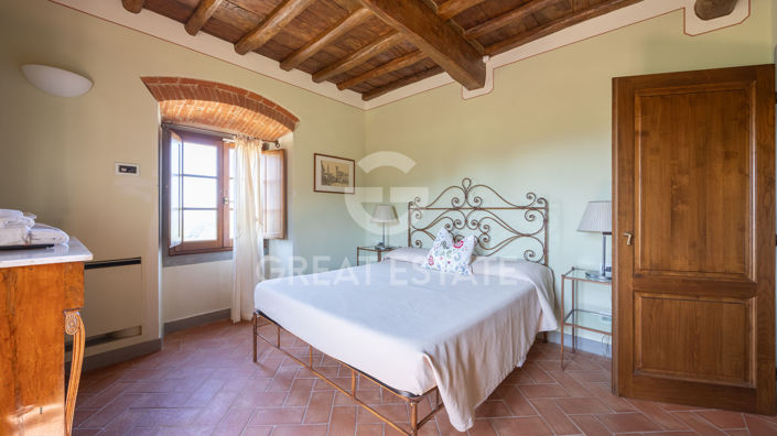 Image No.21-13 Bed Country House for sale