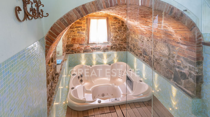 Image No.23-13 Bed Country House for sale