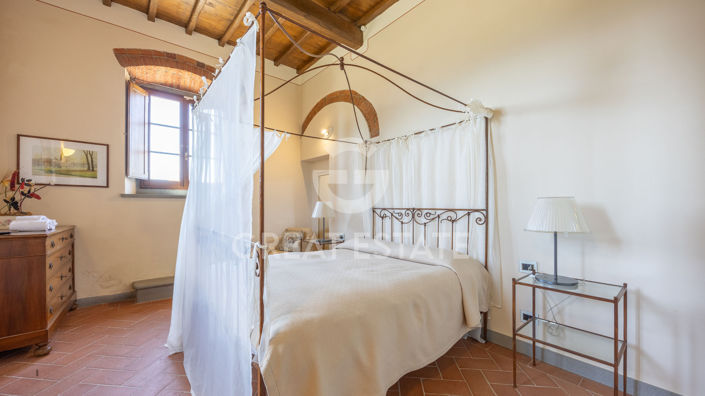Image No.27-13 Bed Country House for sale