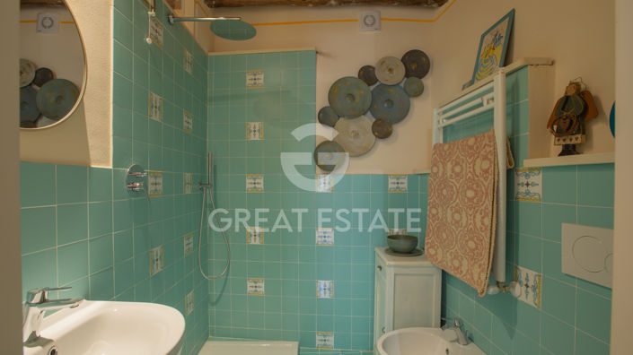 Image No.12-2 Bed Property for sale